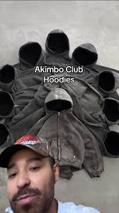 Akimbo Club Chain Peeker Review