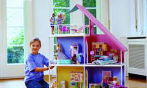 Sie/er hat vielleicht schon verschiedene bei den freundinnen und freunden gesehen, und hätte auch gerne eines. Barbie Haus Selber Bauen Selbst De