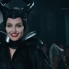 Maleficent is a 2014 american dark fantasy adventure film directed by robert stromberg from a screenplay by linda woolverton.the film stars angelina jolie as the title character, with sharlto copley, elle fanning, sam riley, imelda staunton, juno temple and lesley manville in supporting roles. Malefique 2 Decouvrez La Nouvelle Bande Annonce Du Film