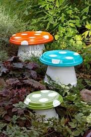 10 Bastelideen Fur Den Garten Gartenprojekte Rustikale Gartendekoration Gartenpilze