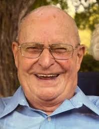 Ellis Townsend's Instagram, Twitter & Facebook