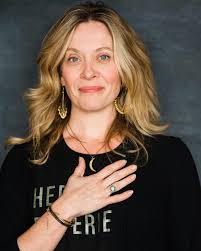 My journey through a personal health crisis led me to a revelation: healing  is a blend of mind, body, and spirtit alignment. It's this discovery from  my own life, coupled with over