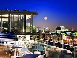 With Views Of London S Skyline The Doubletree By Hilton Hotel London Features A Rooftop Skylounge Bar And Hilton Hotel London London Hotels London Rooftop Bar