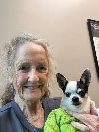 Er Chen's Instagram, Twitter & Facebook