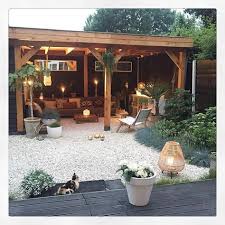 Cosy Wij Maken Het Ons Hier Vanavond Gezellig Kijk Onze Kat Ligt Er Al Bij Ze Ligt Daar Vaak Op Dat Matje Outdoor Backyard Patio Deck Designs Backyard Decor