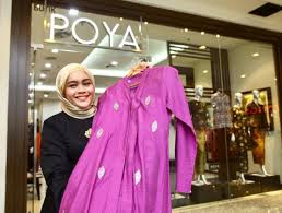 Selain itu, ia juga termasuk baju kebaya,dr cfyutjenrhr celana, kain sarung, samping dan selendang. Adilah Mahu Dikenali Sebagai Duta Pakaian Tradisional