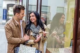 Abbigliamento, artigianato, attrezzature, prodotti tipici. Shopping Am Lago Maggiore Informationen