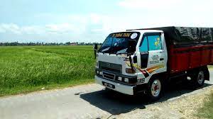 Masa isi borang tempahan online, aku jadi korang anggarkan sendiri lori satu tan ni boleh muatkan semua barang dalam rumah korang atau tak. Lori Daihatsu 1 Tan Mot Padi Youtube