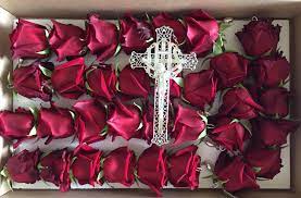Fresh rosary makes beautiful and distinctive rosaries entirely from fresh flowers. Fresh Rosary Fresh Rose Rosaries Rosaries From Flowers
