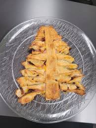 Schar guten free puff pastry filled with plant-based Philadelphia cream  cheese with chives, Dijon, turkey slices, sun-dried tomatoes, and  bettergoods plant based cheddar cheese. Sooo good!!