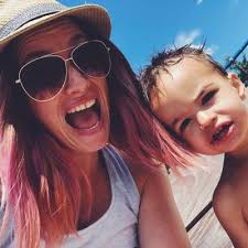 Danielle Anna Earle (@DanielleAnnaE)