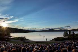 Peer gynt at gålå the theatre production of henrik ibsen's «peer gynt» at gålå has been a success since 1989, and has gathered some of the best professional actors and musicians in norway. Datei Mother Ase Dies Gala Norway Photo Bard Gundersen Jpg Wikipedia