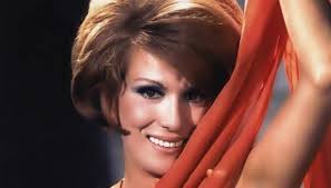 Γιάννης δαλιανίδης πρωταγωνιστούν οι μαίρη χρονοπούλου, φαίδων γεωργίτσης. Otan H Mairh Xronopoyloy Fwtografh8hke Gymnh Sta 54 Kai Ekane Toys Antres Na Paralhroyn