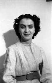 Discover more posts about maria tanase. Maria TÄƒnase È™i Cantecele Ei Ce Trec Prin Suflete È™i UrcÄƒ La Cer Nu Stiu De Unde Vine Fata Asta Dar VÄƒ Rog S O LÄƒsaÈ›i In Pace Editia De Dimineata
