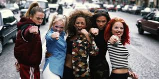 Voir cette épingle et d'autres images dans roupas da meta par luiza helena. Les Looks Des Annees 90 En Images Marie Claire