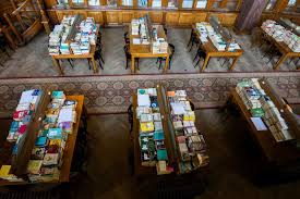 Pentru mine a fost o onoare sa fiu ajutat de o astfel de institutie. Biblioteca UniversitÄƒÈ›ii Descopera Tuiasi