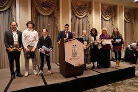 St. Louis Torah study group forging friendships while exploring ancient  texts