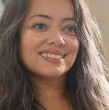 Durante o #JornalNacional desta quinta-feira (24), William Bonner quebrou o  protocolo para relembrar um episódio marcante que passou no telejornal.  Enquanto César Tralli falava ao vivo de Roma sobre a morte do