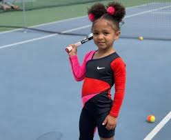 Zusammen mit ehemann alexis ohanian (38) und tochter alexis olympia (3) jettete sie dahin, wo leute wie sie (geschätztes vermögen: Serena Williams Daughter Twins In A Mini Version Of Her Mom S Australian Open Outfit