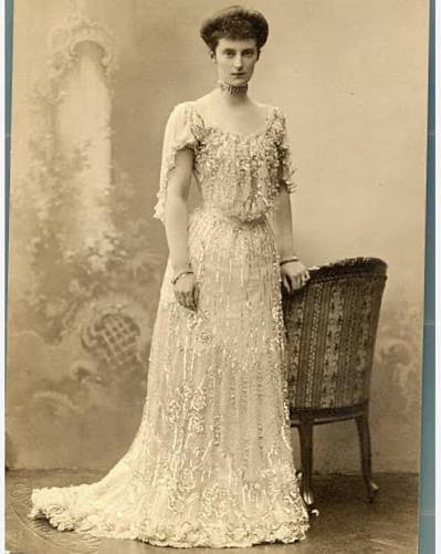 Royal style in the 1900s 👑 I've been covering the style of the royals in the first decade of the 1900s this week and have talked about their romanticism, their opulence, and