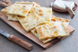 La focaccia di recco, a fugassa de réccu, un classico fra le focacce, molto gustosa, molto saporita è buonissima grazie al suo ripieno di formaggio, non serve lievito, si possono usare vari tipi di formaggio ma la migliore resta. Ricetta Focaccia Col Formaggio Di Recco La Ricetta Di Giallozafferano