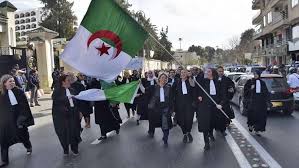 #فيديو_العدل | عملت وزارة العدل ضمن رؤية 2030 وبرنامج التحول الوطني على دعم المحتوى المحلي، وتشجيع الاستثمار، ومراعاة الاستقرار الاجتماعي؛ لتحقيق جودة الحياة من خلال. ÙˆØ²ÙŠØ± Ø§Ù„Ø¹Ø¯Ù„ Ø§Ù„Ø¬Ø²Ø§Ø¦Ø±ÙŠ ÙŠØ±Ø¯ Ø¹Ù„Ù‰ ØªØ­Ø±Ùƒ Ø§Ù„Ù‚Ø¶Ø§Ø© Ø¶Ø¯ Ø¨ÙˆØªÙÙ„ÙŠÙ‚Ø© Rt Arabic