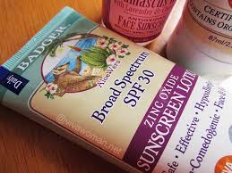 Enriched with phytoplankton extract, aloe vera, and antioxidant vitamins. Badger Daily Aloe Vera Spf30 Zinc Oxide Sunscreen Lotion