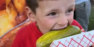 🧄 The Fairfield County Foodie Festival is Here🧀 Saturday May 17th from  11-8 & Sunday May 18th from 11am-7pm 🍅 Free admission & Free Parking @ The  Trumbull Mall🥩 Enjoy food cuisine