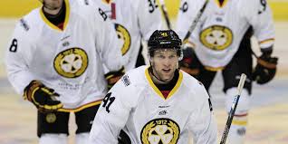 Brynäs har lagt en turbulent tid bakom sig och vill nu blicka framåt. Darfor Spelade Brynas I Nya Trojor Och Sa Blir Det I Fortsattningen