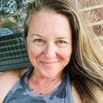 Leslie Koss's Instagram, Twitter & Facebook