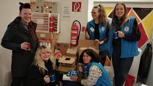 Der zoo berlin bietet auf 33 hektar etwa 1.200. Die Deutsche Bahnhofsmission Berlin Zoologischer Garten Facebook