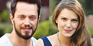 Aslı enver ve murat boz'un tanışmasına da vesile olan kardeşim benim filminden sonra ikili arkadaşlıklarını aşka taşımıştır. Murat Boz And Asli Enver Dating Gossip News Photos