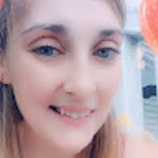 Danielle Cotton's Instagram, Twitter & Facebook