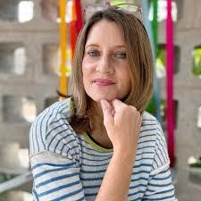 Stephanie Sleiman's Instagram, Twitter & Facebook