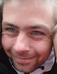 Boozy Paisley knife nut chucked bloodied blade through girlfriend's  letterbox after love cheat row