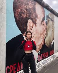 Mein Gott Hilf Mir Diese Tödliche Liebe Zu überleben Mein Gott Hilf Mir Diese Todliche Liebe Zu Uberleben Fashion Outfits Outfit Inspo