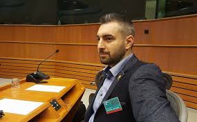 Azi noapte la ora 24 a expirat termenul de depunere a dosarelor de candidatură la preşedinţia româniei. Partidul Noua Romanie
