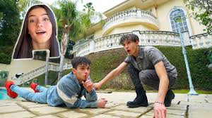 We Broke Into The Tiktok Hype House Caught Youtube In 2020 Youtube Catch Lucas Dobre