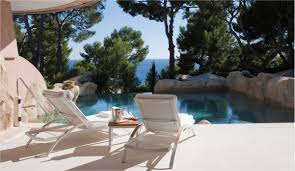 Four Seasons Pool Suite The Ultimate Experience Enjoy Your Stay At The Modern Residence Building And Discover Your Grand Hotel Hotel Luxury Hotels Interior