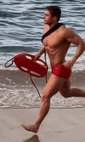 Trève de plaisanterie, alerte à malibu est un hymne à la beauté des corps mouillés en maillots de bain moulant avec des femmes blondes à fortes poitrines siliconées que l'on aime regarder courir sur la plage avec des ralentis nous laissant admirer le magnifique travail de leur poitrine rebondissante. Baywatch Gifs Tenor