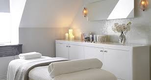 Beauty Treatments Health Clubs In London Claridge S Hotel In 2020 Beauty Treatment Room Beauty Room Salon Treatment Rooms