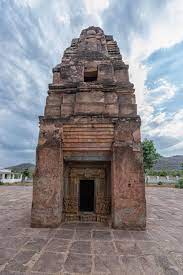 Built by nagwanshi emperors in 14th century, here you can find shiv ling of lord shiva in black stone along with the idols of ganesh. Bhoramdeo Style History Legend Sahapedia