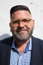 Stuart Eason's Instagram, Twitter & Facebook