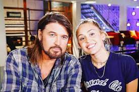 Billy Ray Cyrus teria xingado sua filha Miley Cyrus de 'demônia' e 'v####' em áudio vazado chocante; ouça | Celebridades | Monet