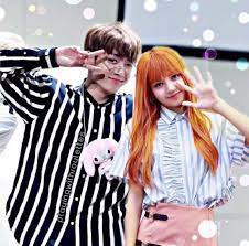 Fans' suspicious glimpses toward this couple began from saf 2016. Bts Jungkook And Lisa Novocom Top
