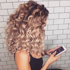 It's a much more gentle and organic way to highlight curls, said ricardo santiago, colorist at bumble and. 12 Best Hair Color Ideas For Curly Hair Newkebox Com
