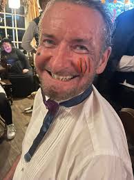 Would like to say a big thank you to Howard Wayne Bright and Roxy  Cuthbertson for a lovely live to nite you both smashed it and I would like  to say a