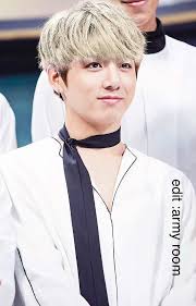 Jungkook trended at #2 worldwide on twitter with a whopping 1.5 million tweets following his blonde hair reveal. If Jungkook Dyed Bright Blond Hair Edit By Me Army S Amino