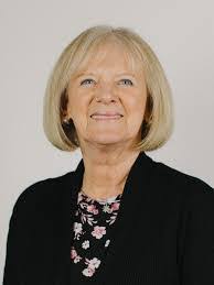 Christine Reimer's Instagram, Twitter & Facebook