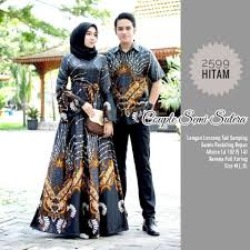 Gamis batik pakai pita, model model gamis batik modern wanita muslimah kombinasi, tips memakai jilbab segitiga. Model Gamis Batik Dewasa Diary Hijaber